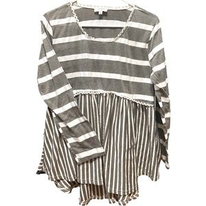 UMGEE Women’s Grey And White Striped Long Sleeve Blouse And Neckline Trim Size L